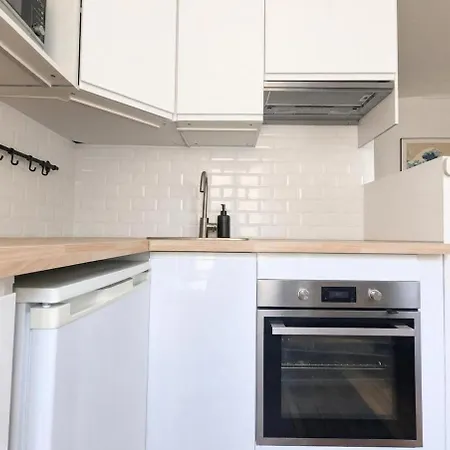Cocon Lumineux Belleville - 2 Personnes Apartment Paris